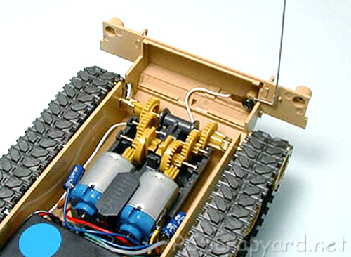 Tamiya US M1A1 Abrams 120mm Gun Main Battle Tank 